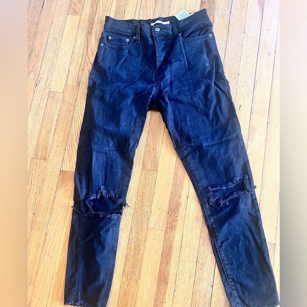 Levi’s Black Wedgies (size 28)